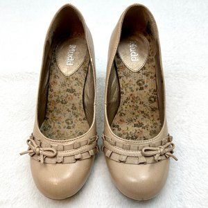 Mudd Close Toe Heel Shoes Women Size 7 Faux Leather Nude